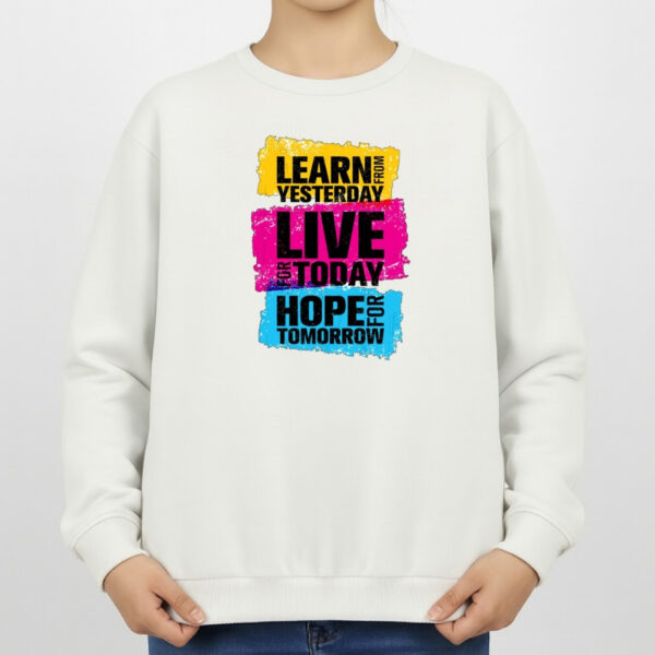 سویشرت زنانه مدل نوشته کد v10